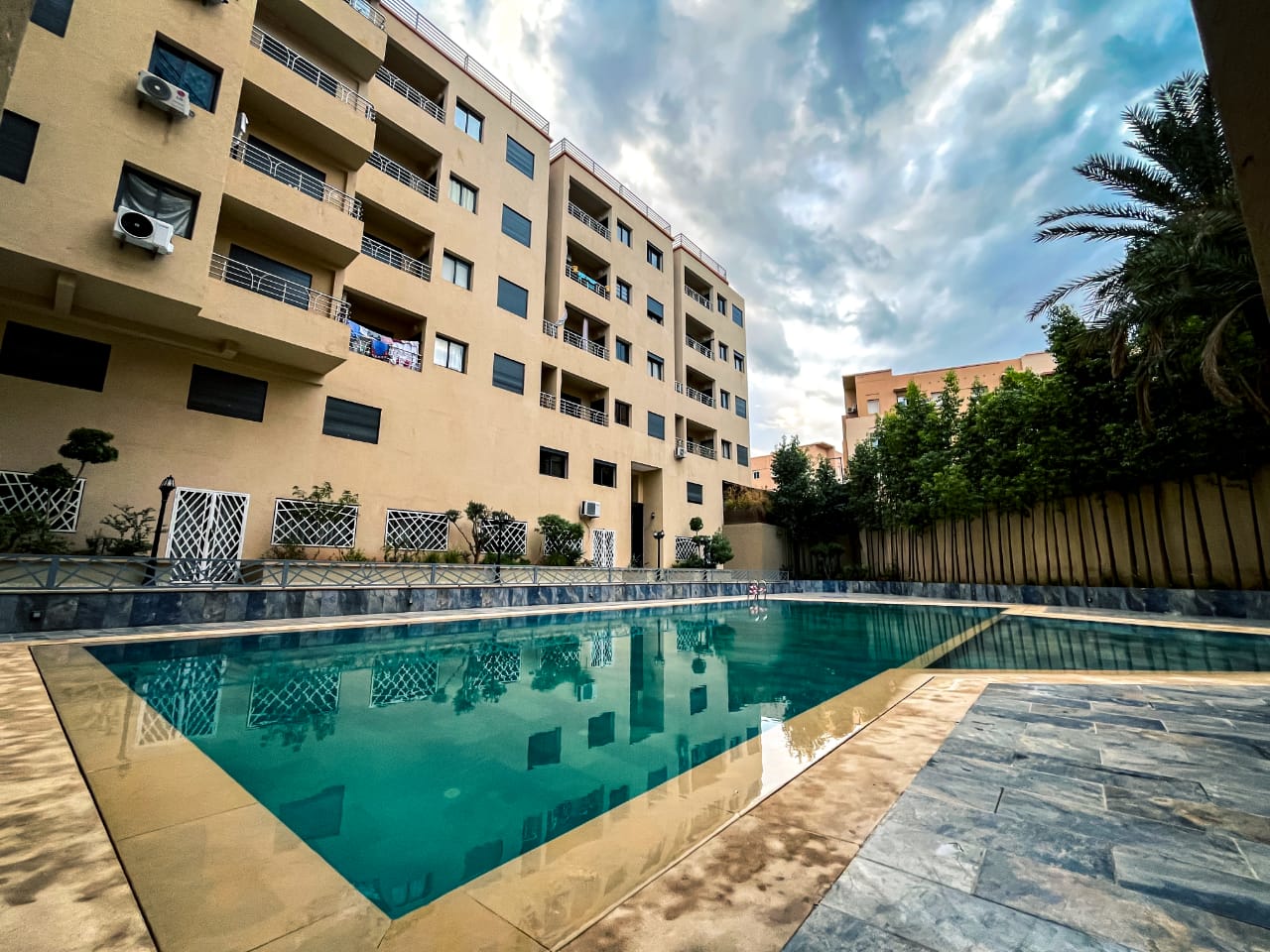 Piscine commune vue 3