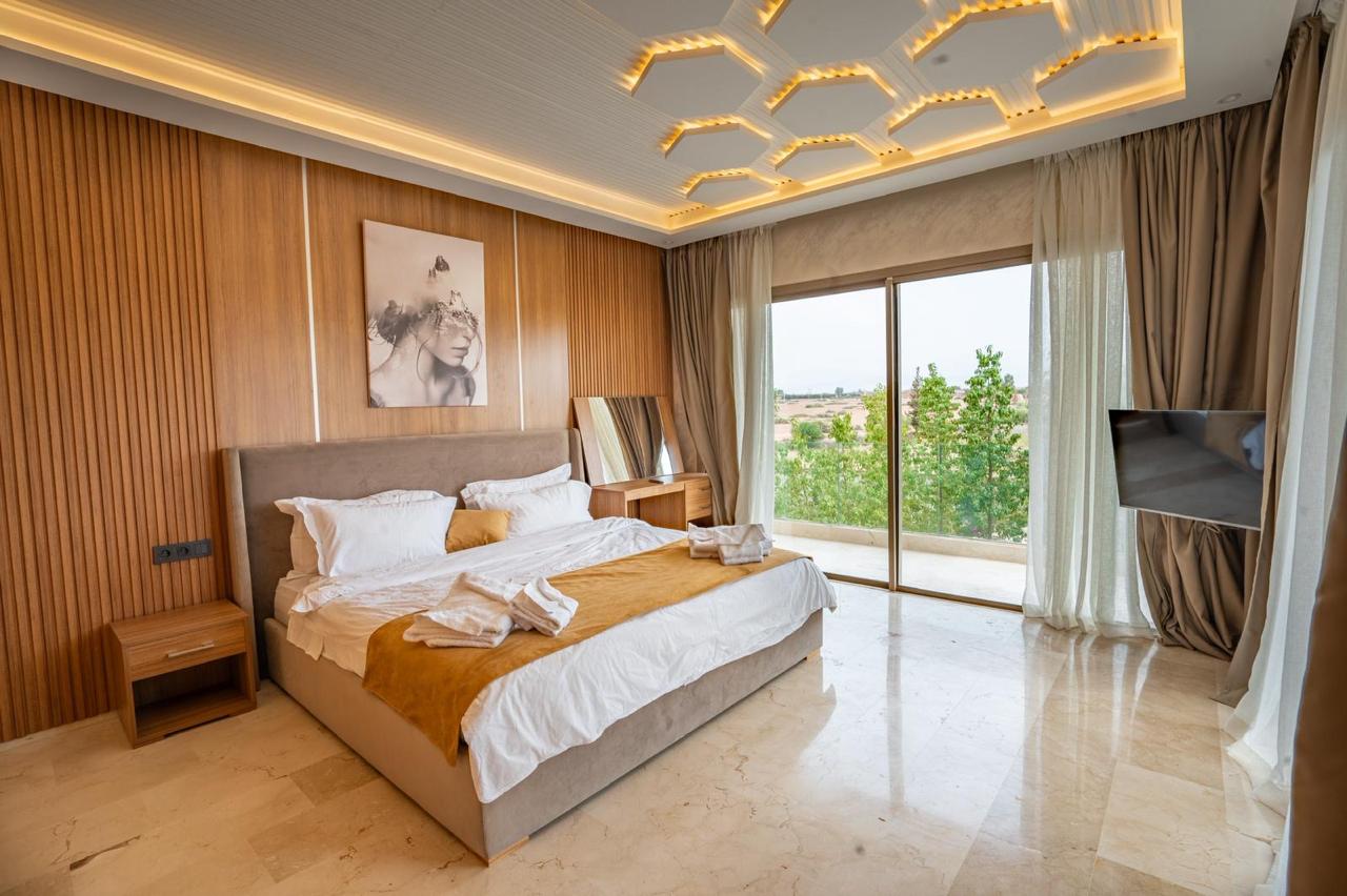 Suite 1
