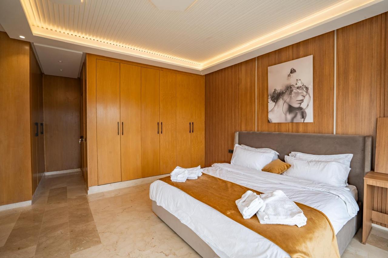 Suite 7