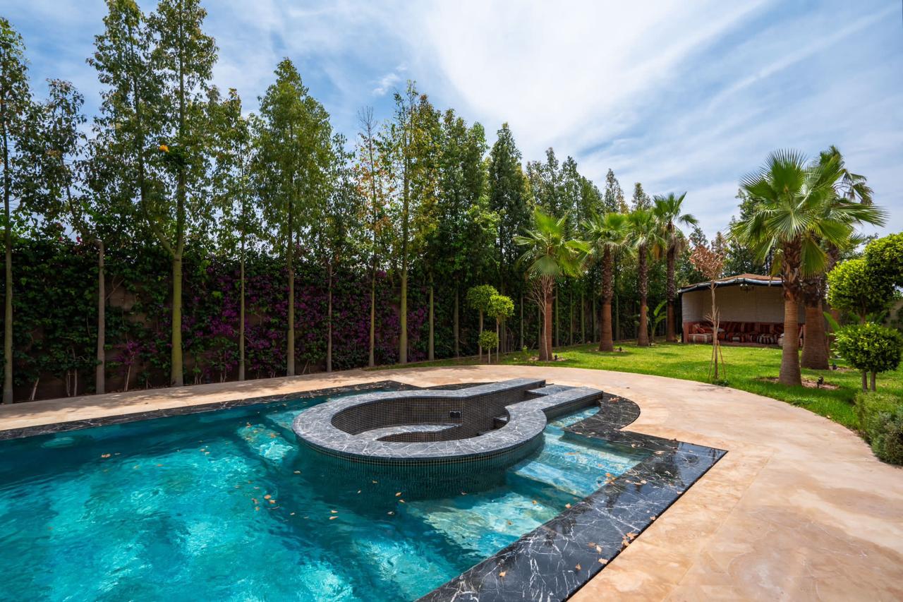 Grande piscine privée
